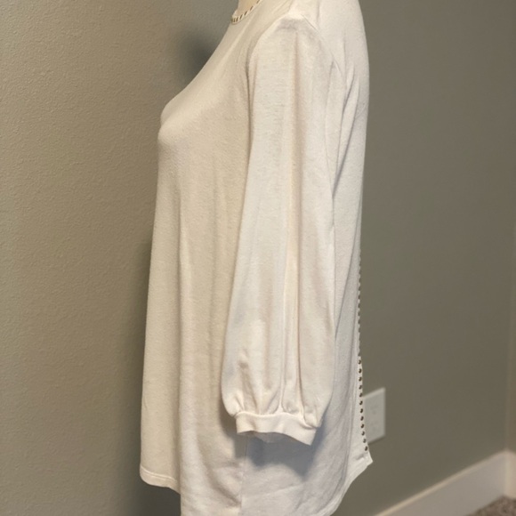 Women's Passports White Blouse w/Gold Studded detail on collar and down back - Picture 4 of 5